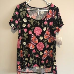 SOLD💜Lularoe Classic T